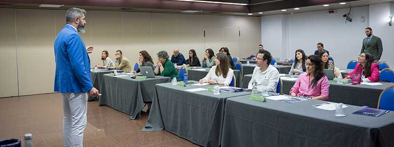 richiedi informazioni per la dental academy